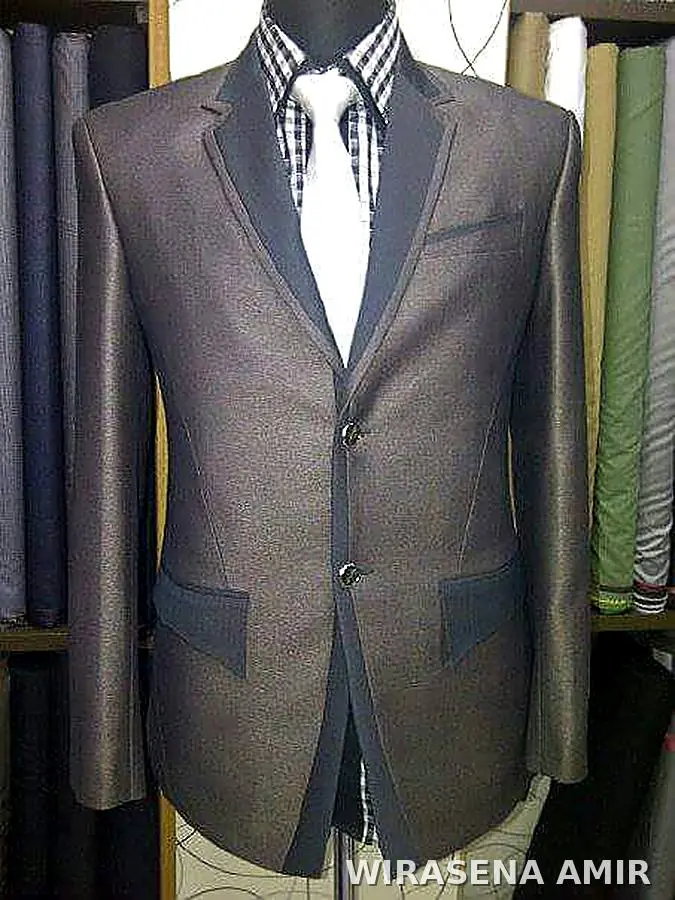 Produk jas Wirasena Amir