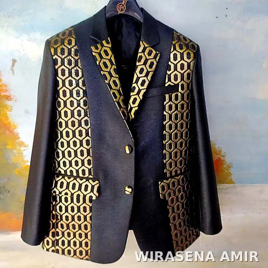 Produk jas Wirasena Amir
