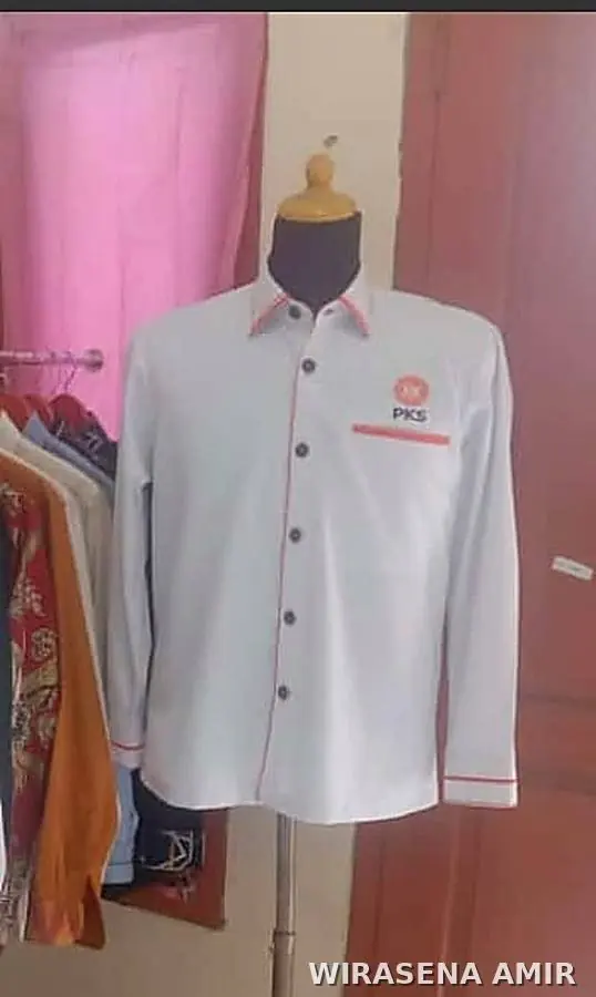 Produk jas Wirasena Amir
