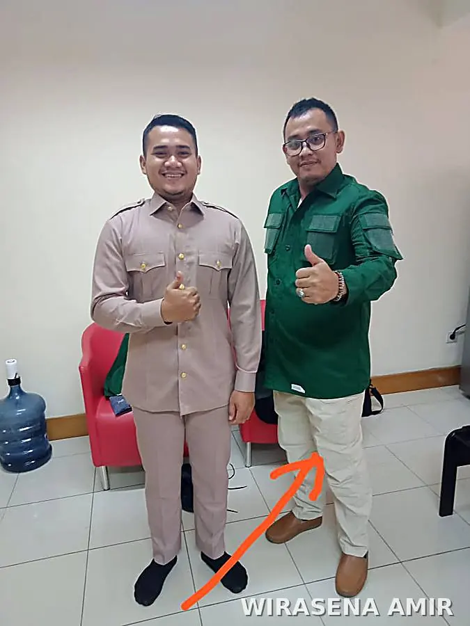 Produk jas Wirasena Amir