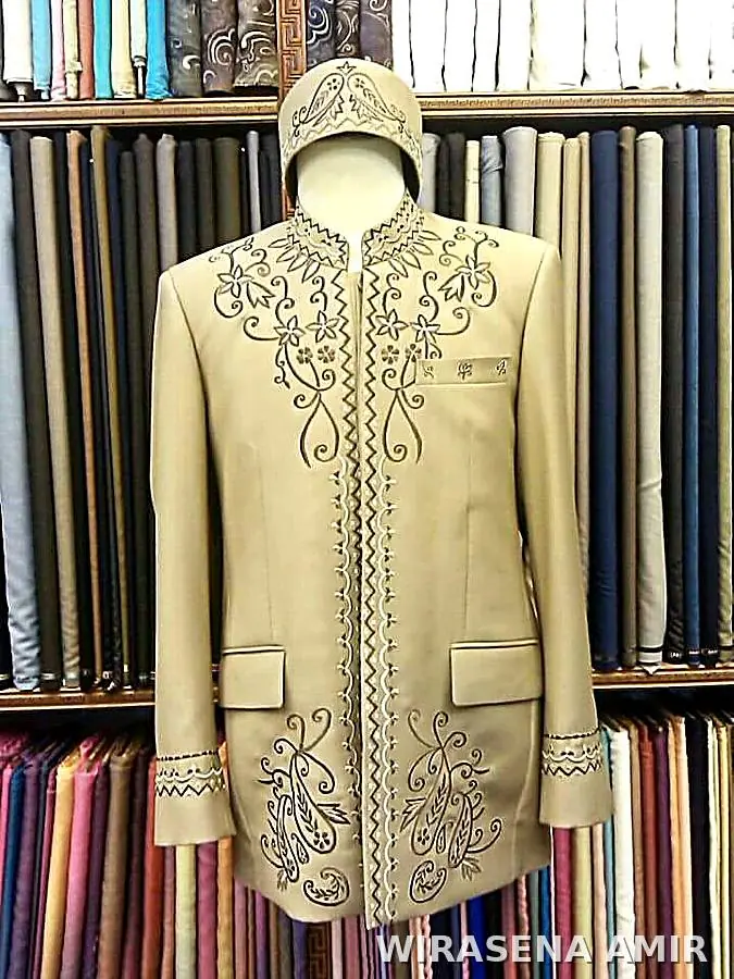Produk jas Wirasena Amir